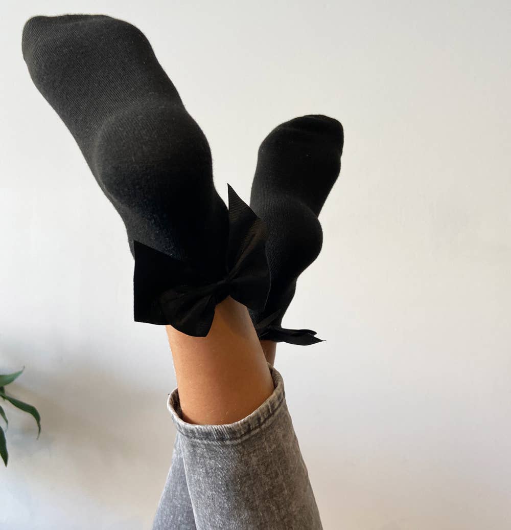 Sockette Black with a Bow