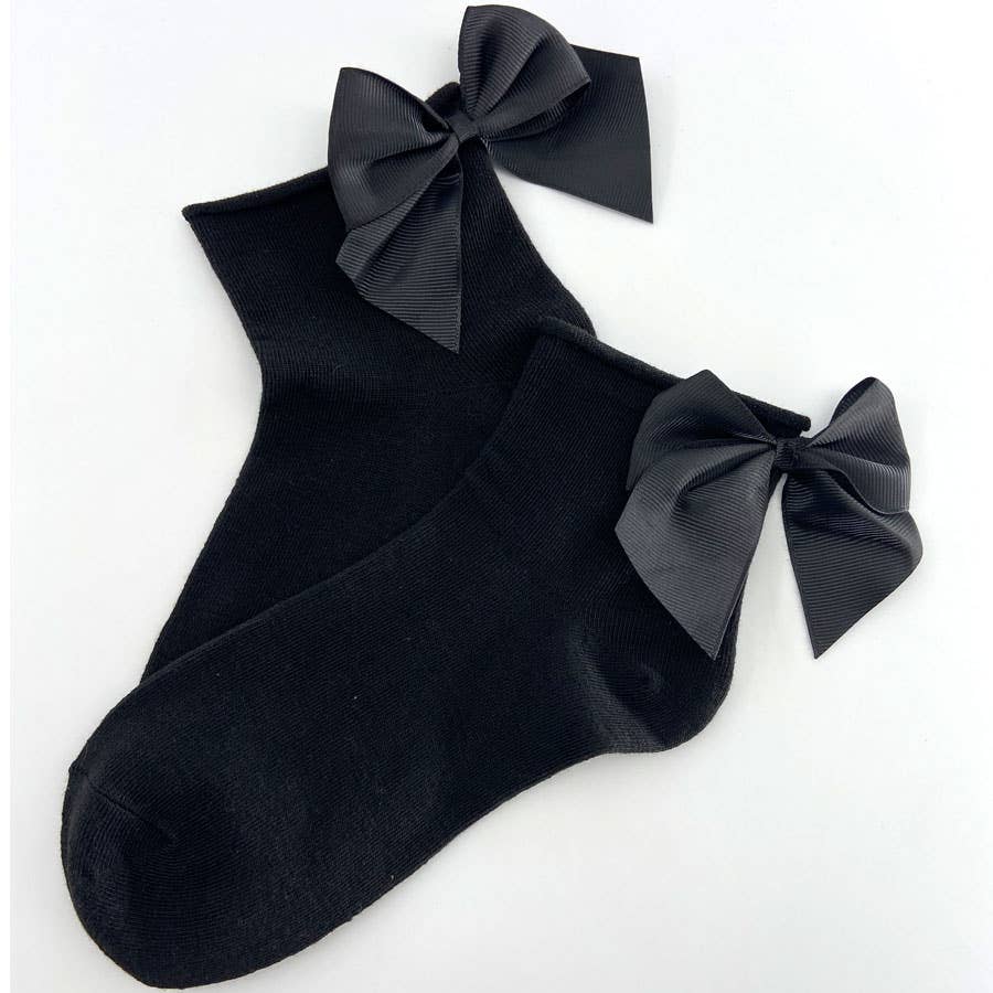 Sockette Black with a Bow