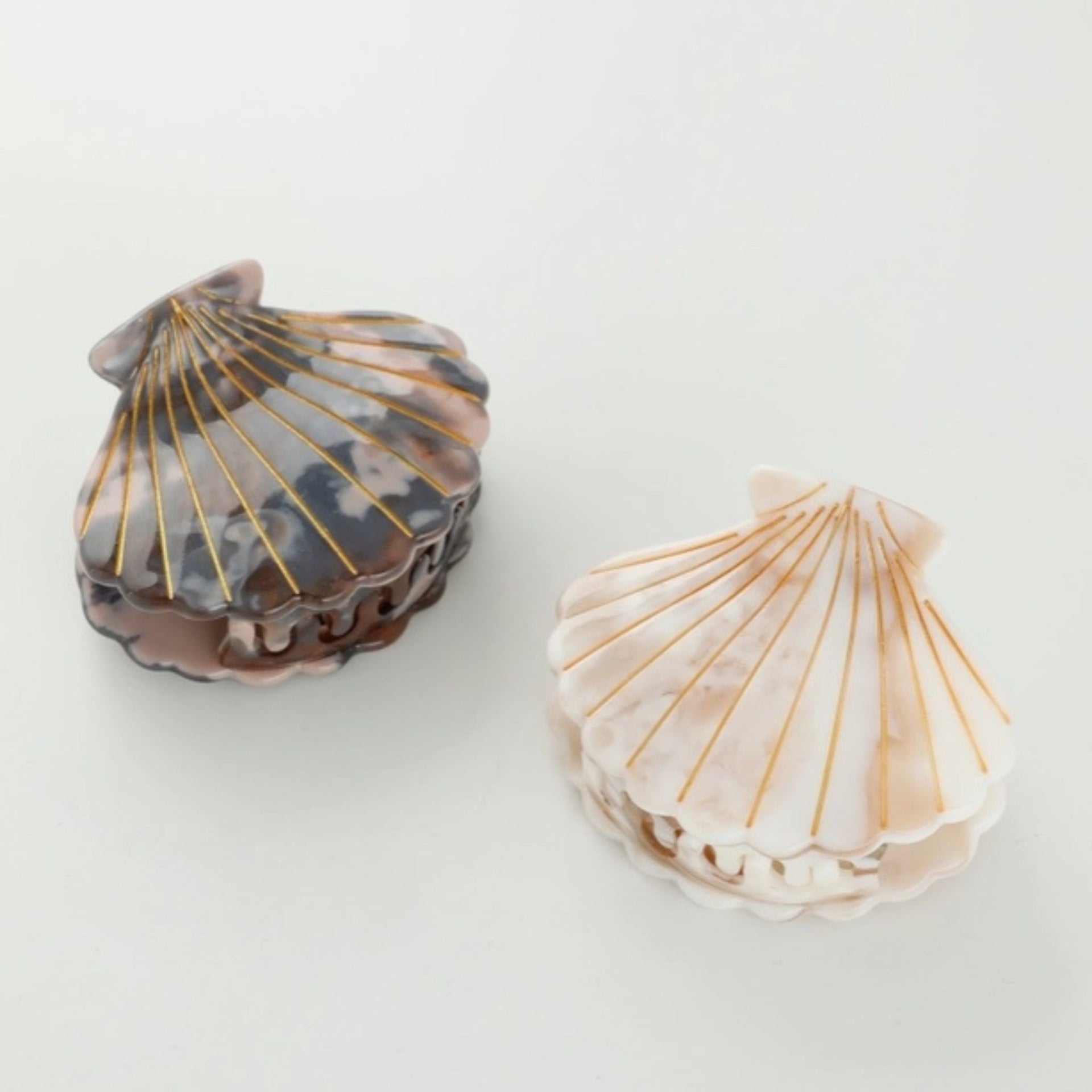 Calacatta Hand Painted Seashell Claw Clip