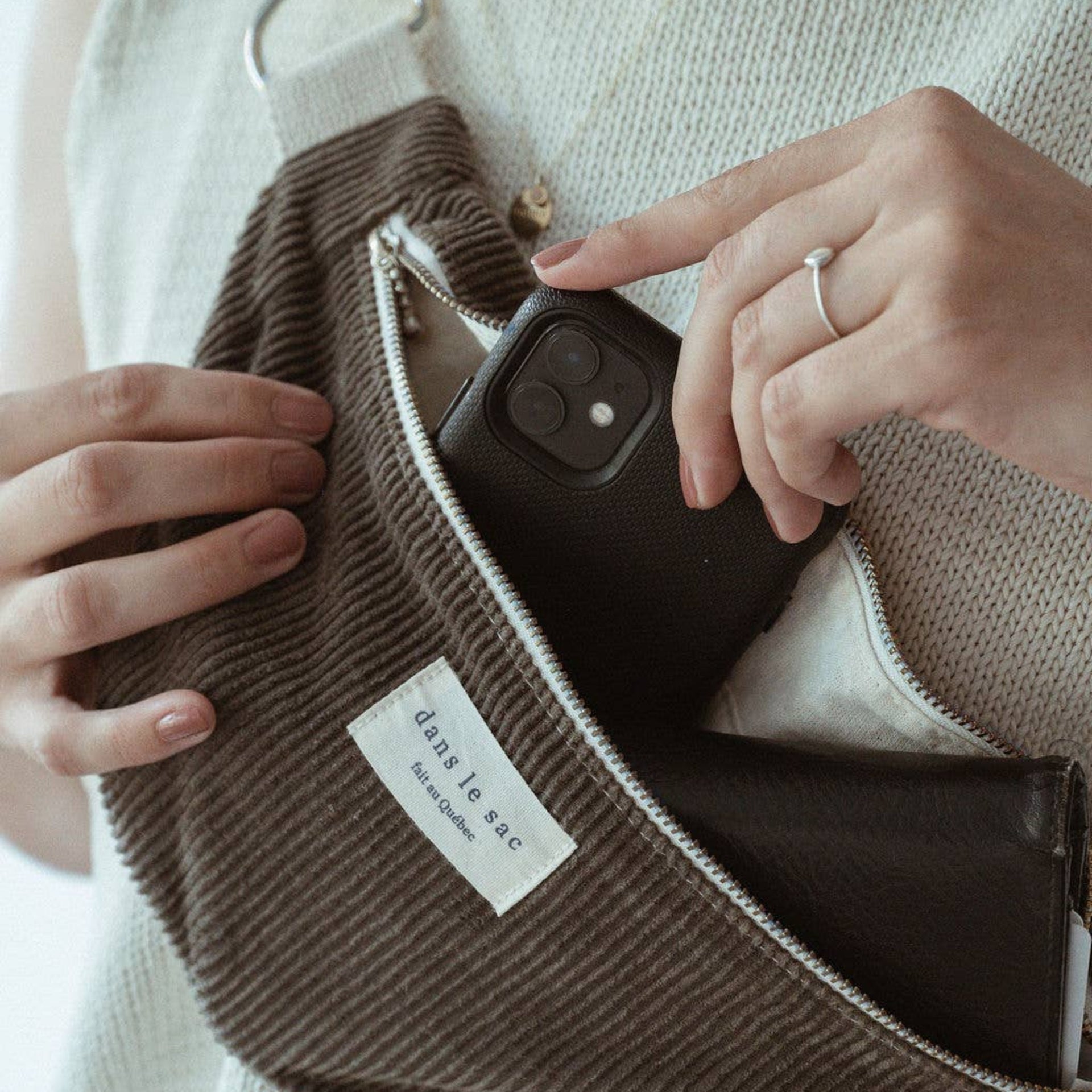 Dans Le Sac Corduroy Belt Bag - Green