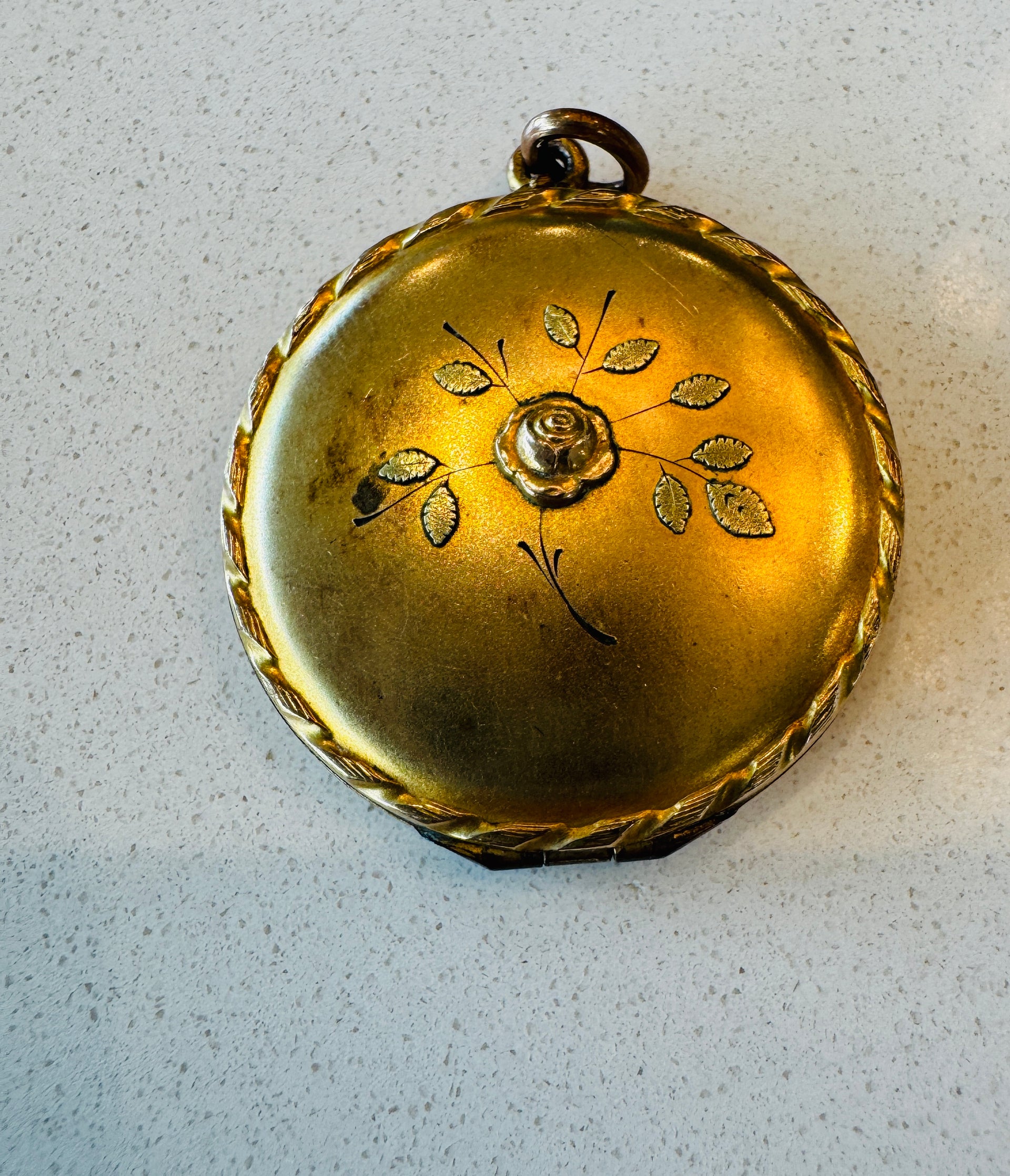 Victorian 9ct Antique French Locket 1860-1900