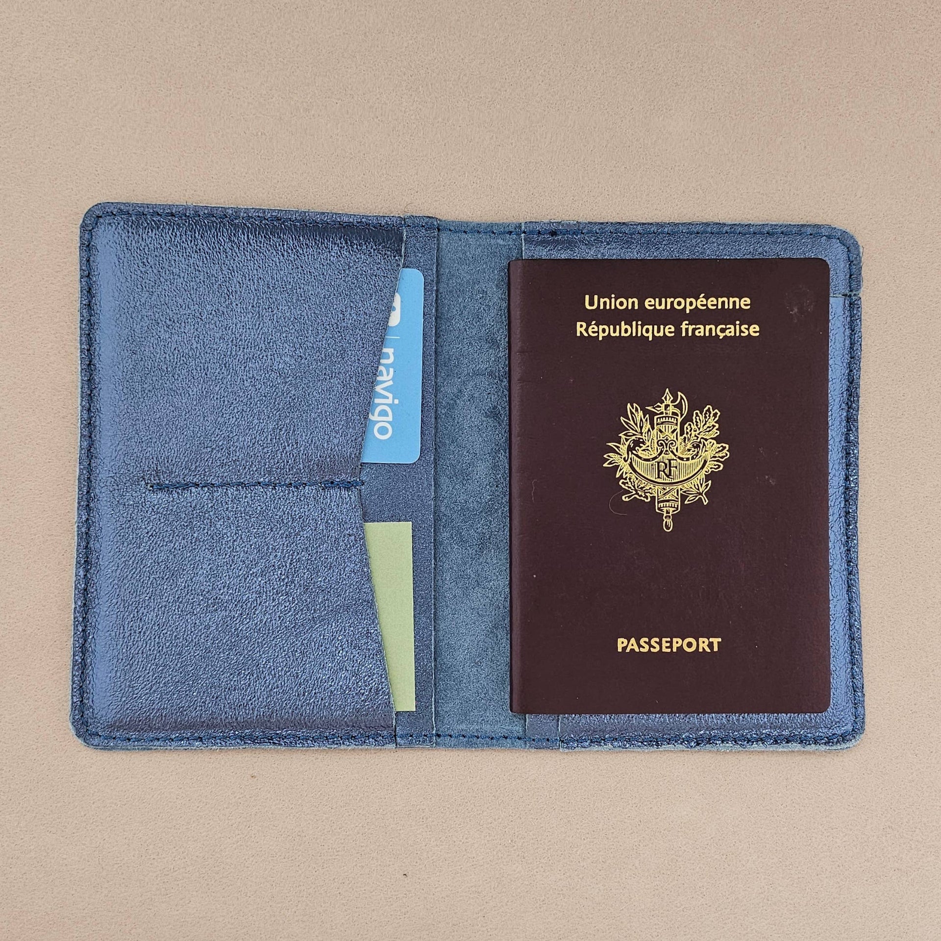 Royal Marais Leather Passport Holder - Steely