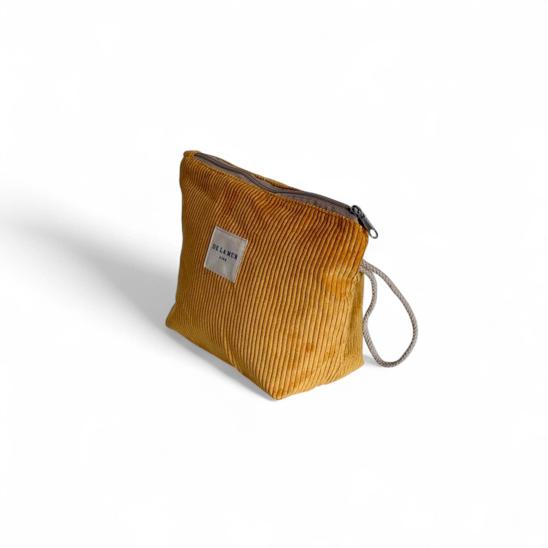 DE LA MUR LINE - Large Makeup Bag Taz