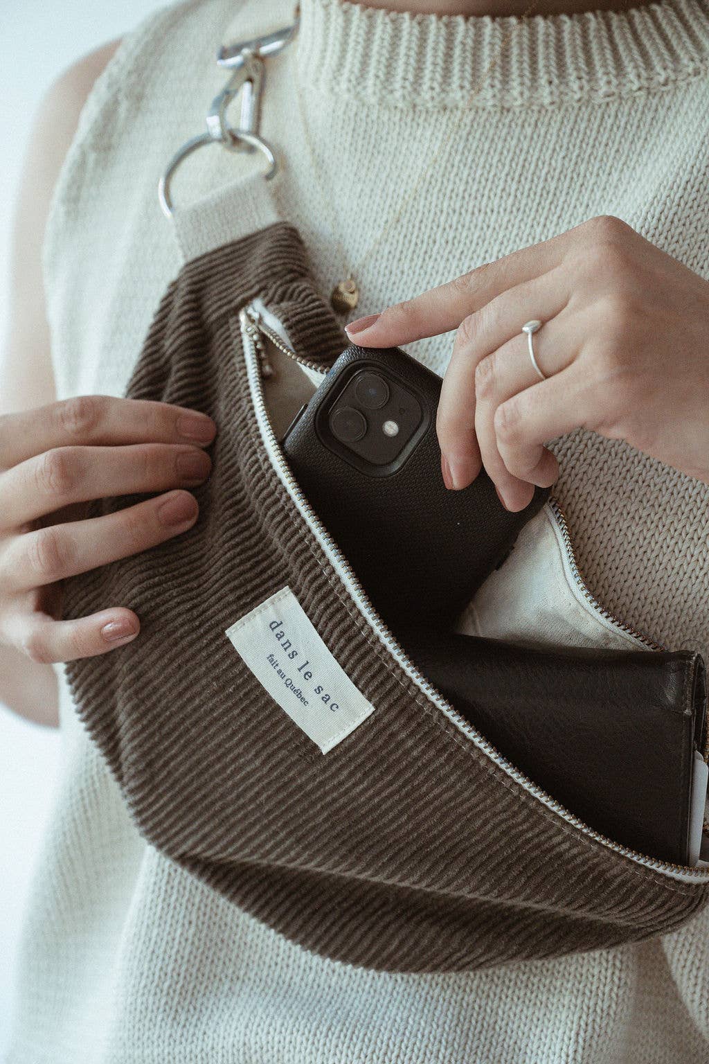 Corduroy belt bag: Dune