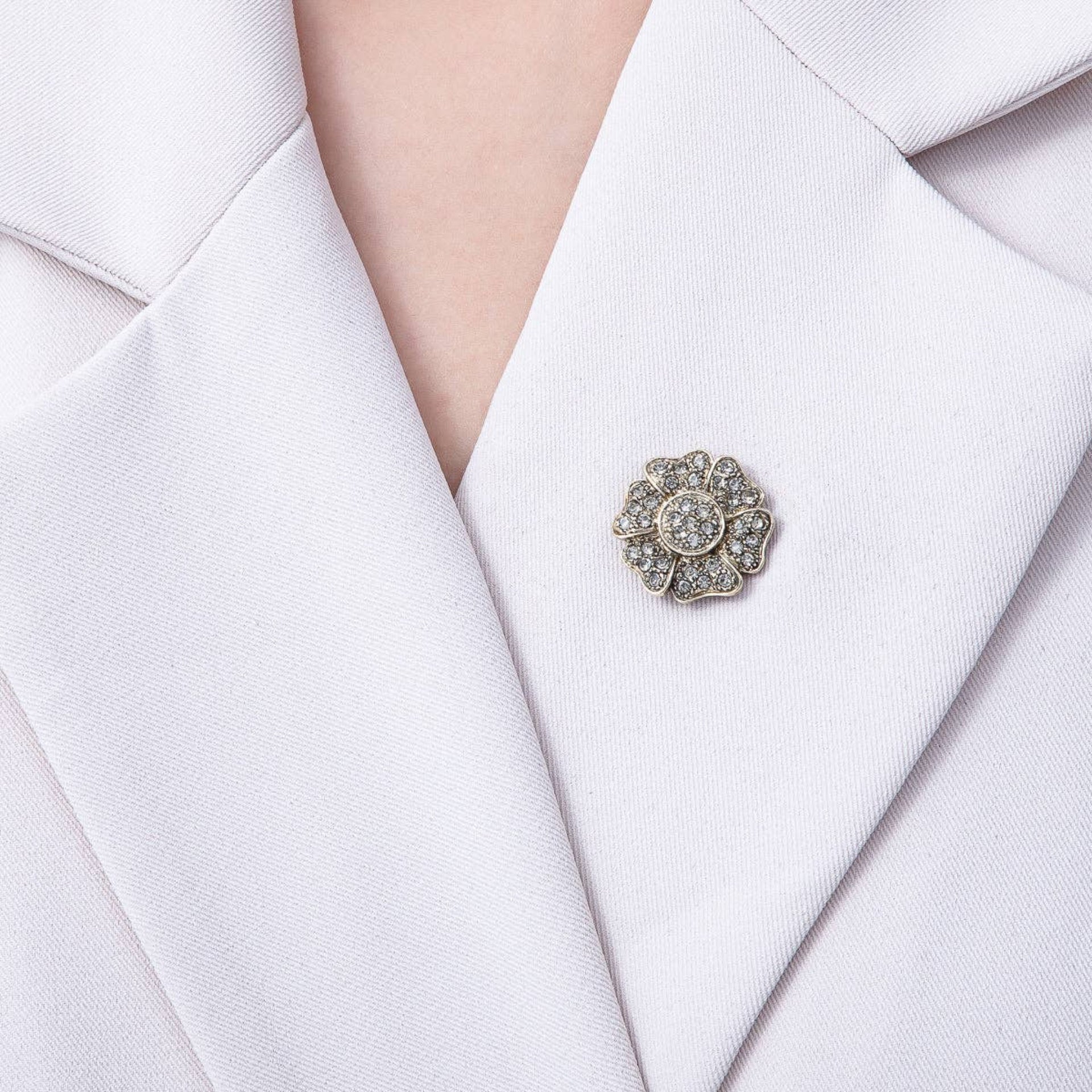 Rhinestone Flower Pin Brooch - Vintage Gold