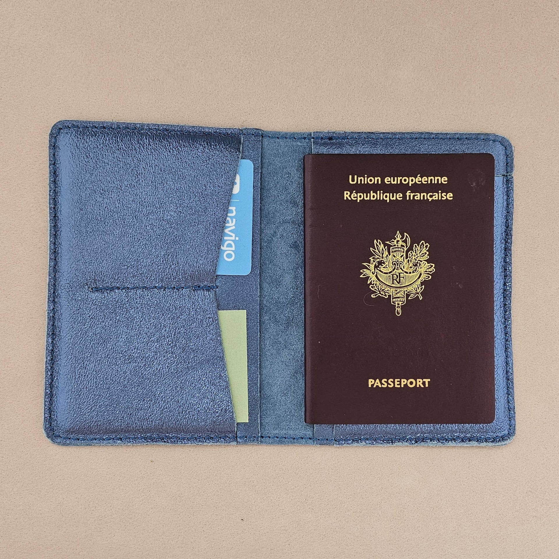 Royal Marais Leather passport holder - Nude