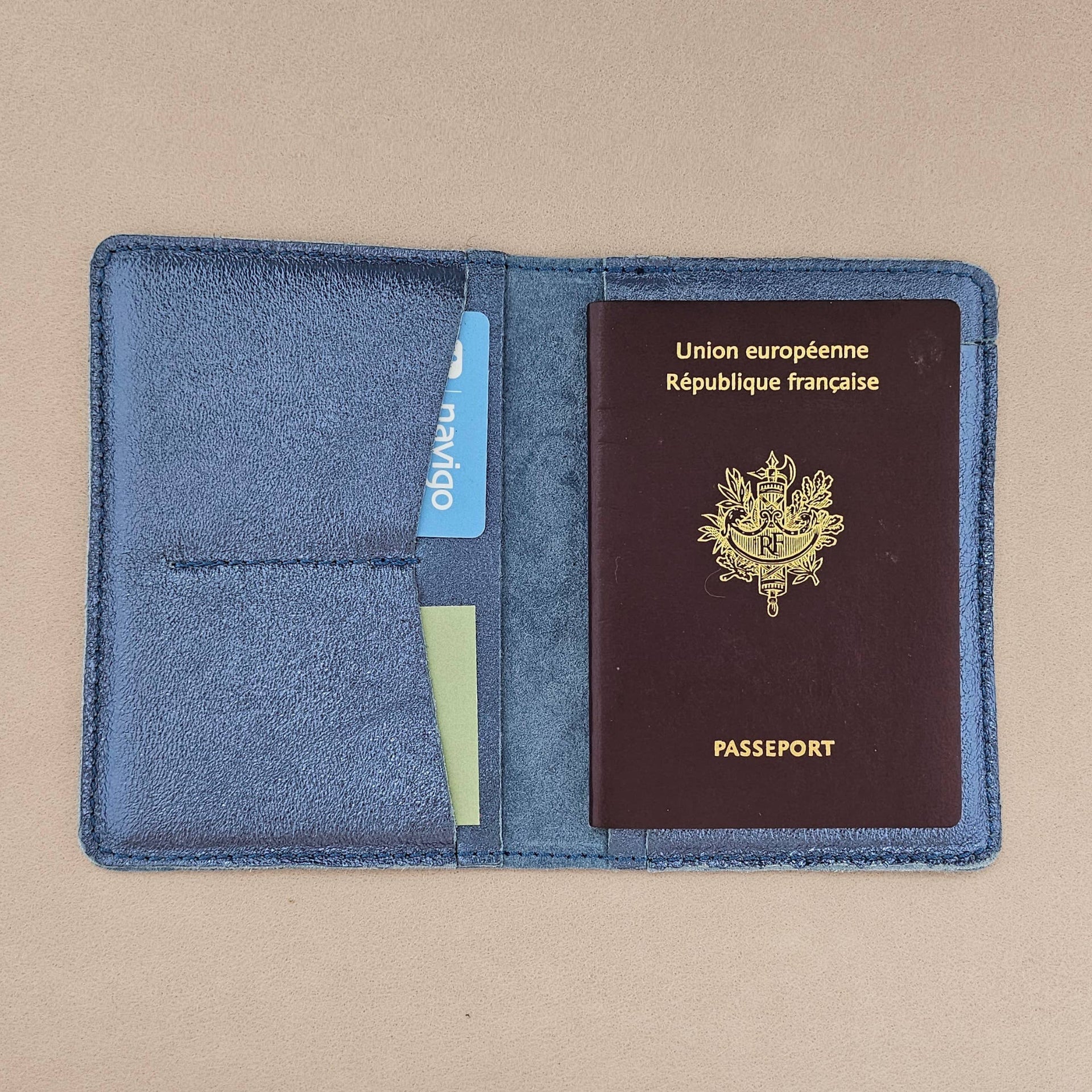 Royal Marais Leather Passport Holder - Leo Clear