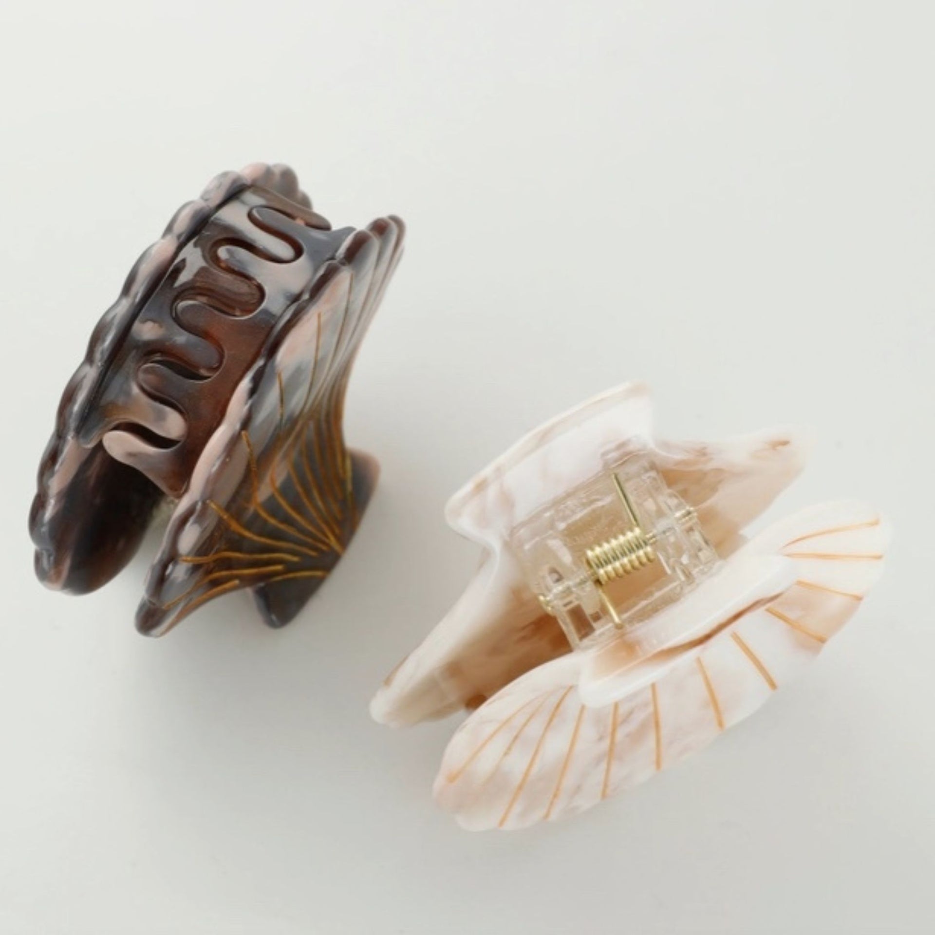 Calacatta Hand Painted Seashell Claw Clip